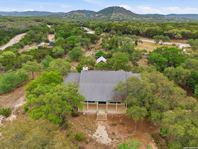292 Phillip Dr, Pipe Creek, TX 78063