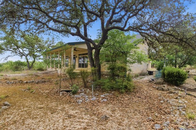 292 Phillip Dr, Pipe Creek, TX 78063