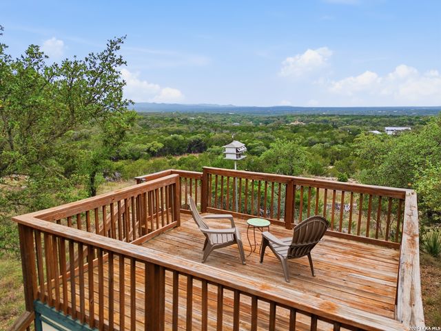 292 Phillip Dr, Pipe Creek, TX 78063