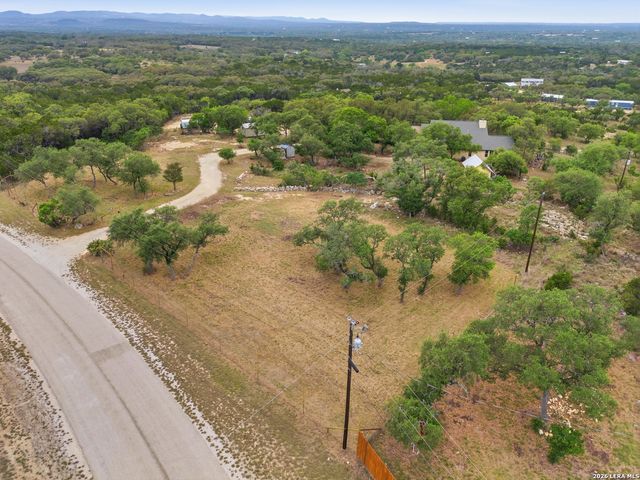 292 Phillip Dr, Pipe Creek, TX 78063