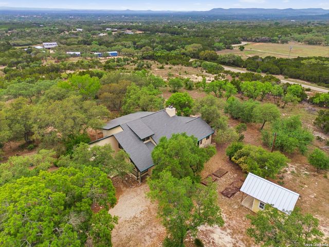 292 Phillip Dr, Pipe Creek, TX 78063