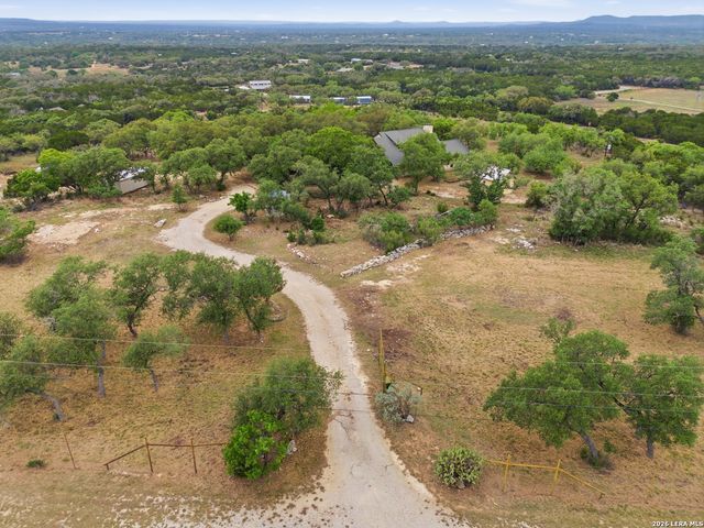 292 Phillip Dr, Pipe Creek, TX 78063