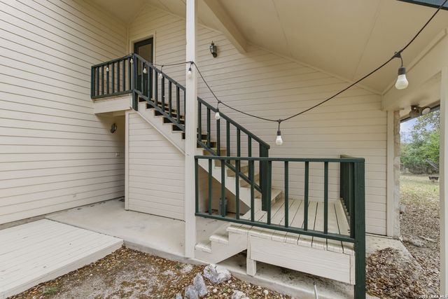 292 Phillip Dr, Pipe Creek, TX 78063
