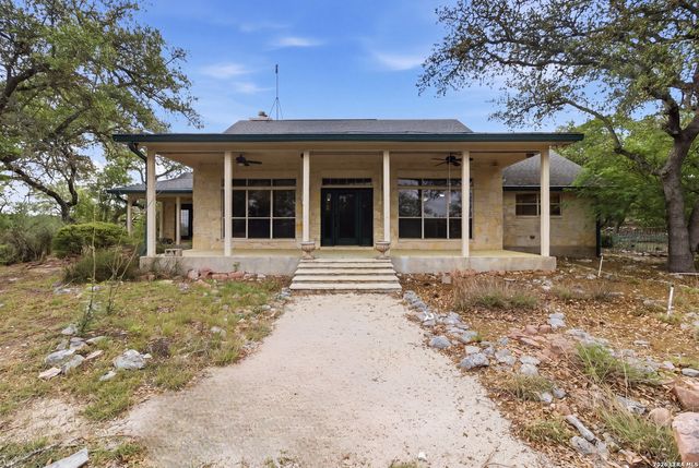 292 Phillip Dr, Pipe Creek, TX 78063