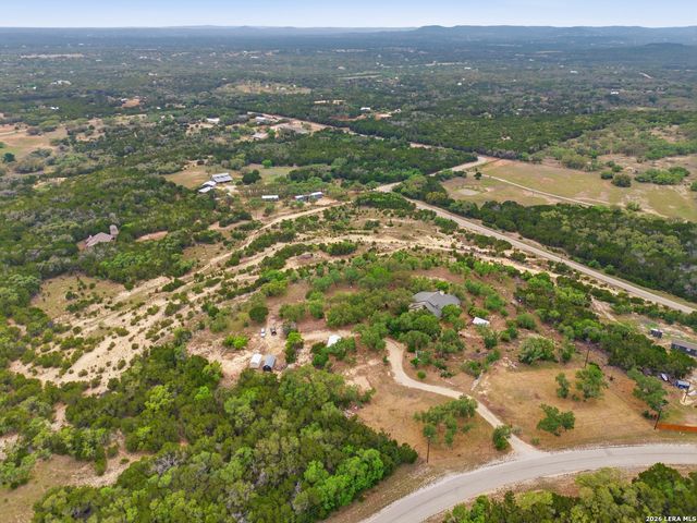 292 Phillip Dr, Pipe Creek, TX 78063