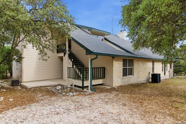292 Phillip Dr, Pipe Creek, TX 78063