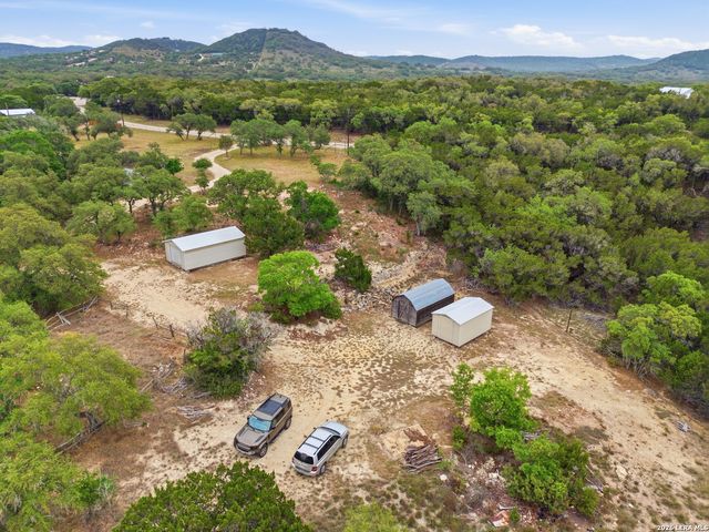 292 Phillip Dr, Pipe Creek, TX 78063