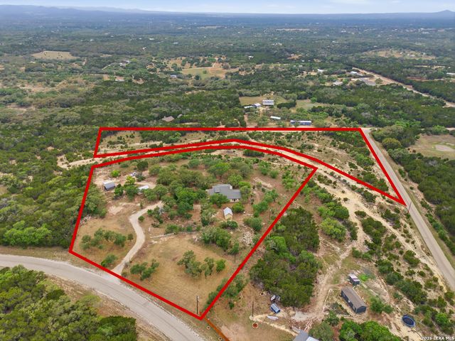 292 Phillip Dr, Pipe Creek, TX 78063