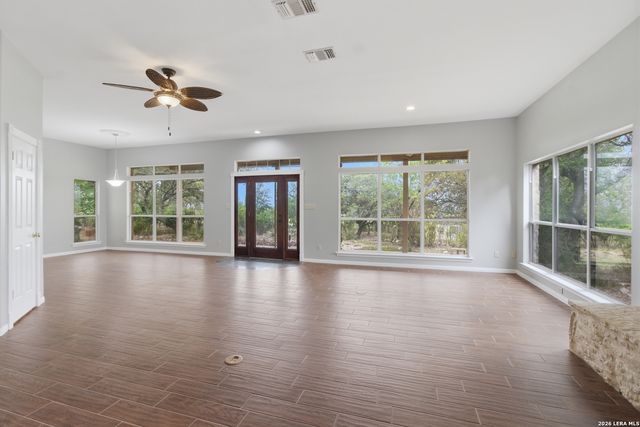 292 Phillip Dr, Pipe Creek, TX 78063