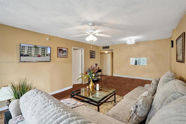 2999 NW 48th Avenue 245, Lauderdale Lakes, FL 33313