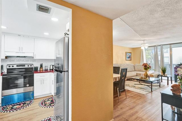 2999 NW 48th Avenue 245, Lauderdale Lakes, FL 33313
