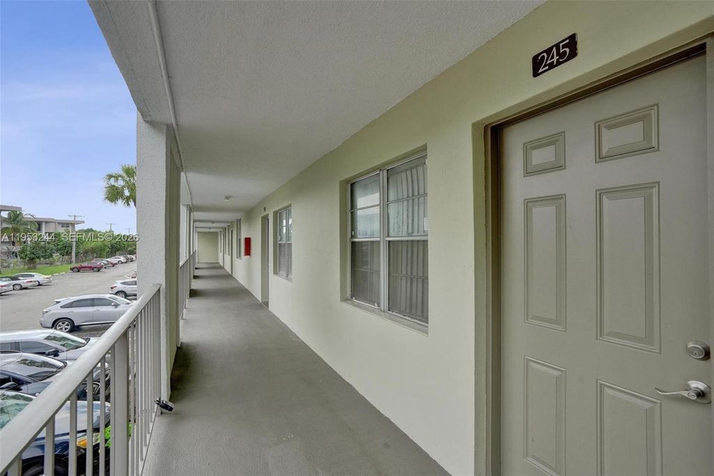 2999 NW 48th Avenue 245, Lauderdale Lakes, FL 33313