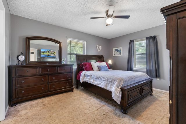 1129 Lake Dr, Kerrville, TX 78028