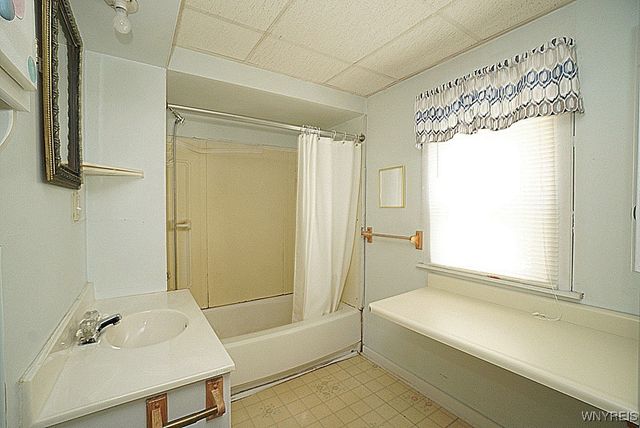 48 7th Avenue, North Tonawanda, NY 14120