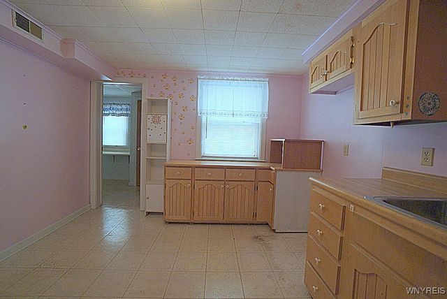 48 7th Avenue, North Tonawanda, NY 14120