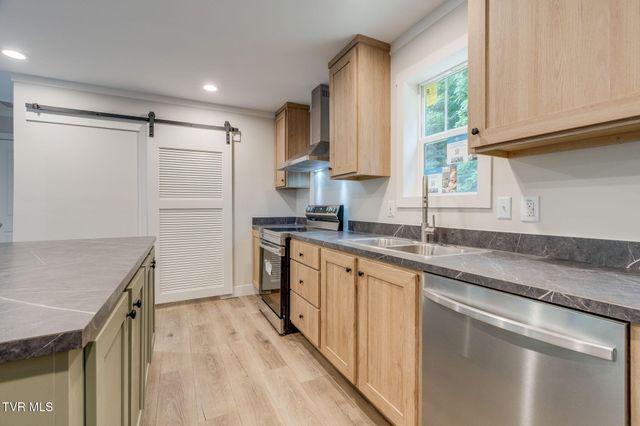 876 Bell Ridge Road, Kingsport, TN 37660