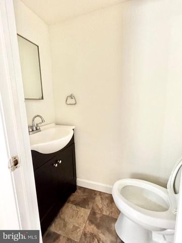 331 N GOVERNORS AVE, Dover, DE 19904