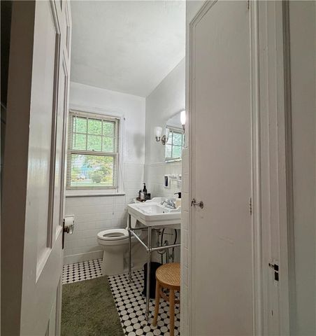 2714 Broad Street, Easton, PA 18045