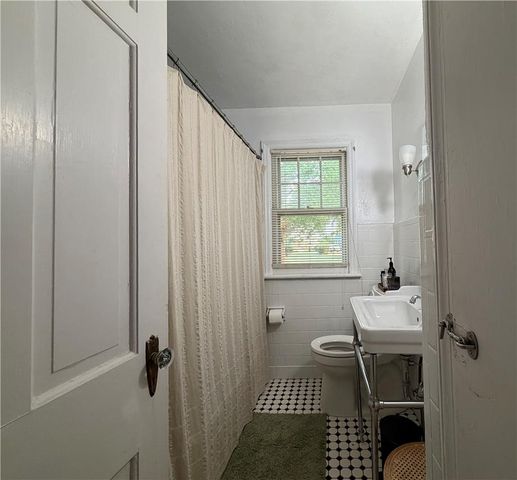 2714 Broad Street, Easton, PA 18045