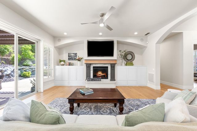 1047 Cambria Way, El Dorado Hills, CA 95762
