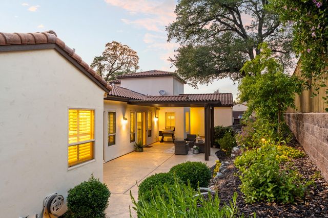 1047 Cambria Way, El Dorado Hills, CA 95762