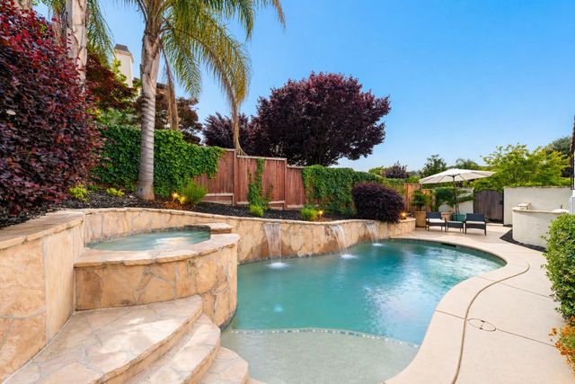 1047 Cambria Way, El Dorado Hills, CA 95762