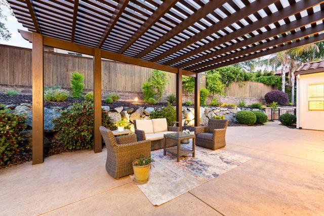 1047 Cambria Way, El Dorado Hills, CA 95762
