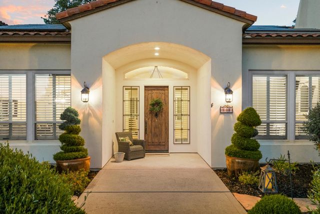 1047 Cambria Way, El Dorado Hills, CA 95762