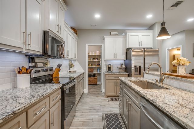 409 Titus Drive, Springtown, TX 76082