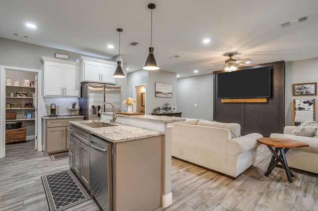 409 Titus Drive, Springtown, TX 76082