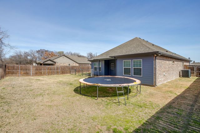409 Titus Drive, Springtown, TX 76082