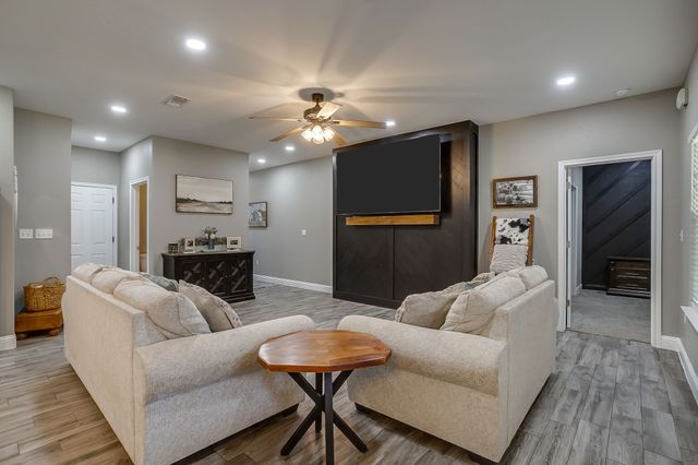 409 Titus Drive, Springtown, TX 76082