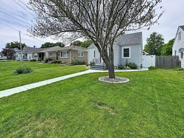 1841 32nd Street, Moline, IL 61265