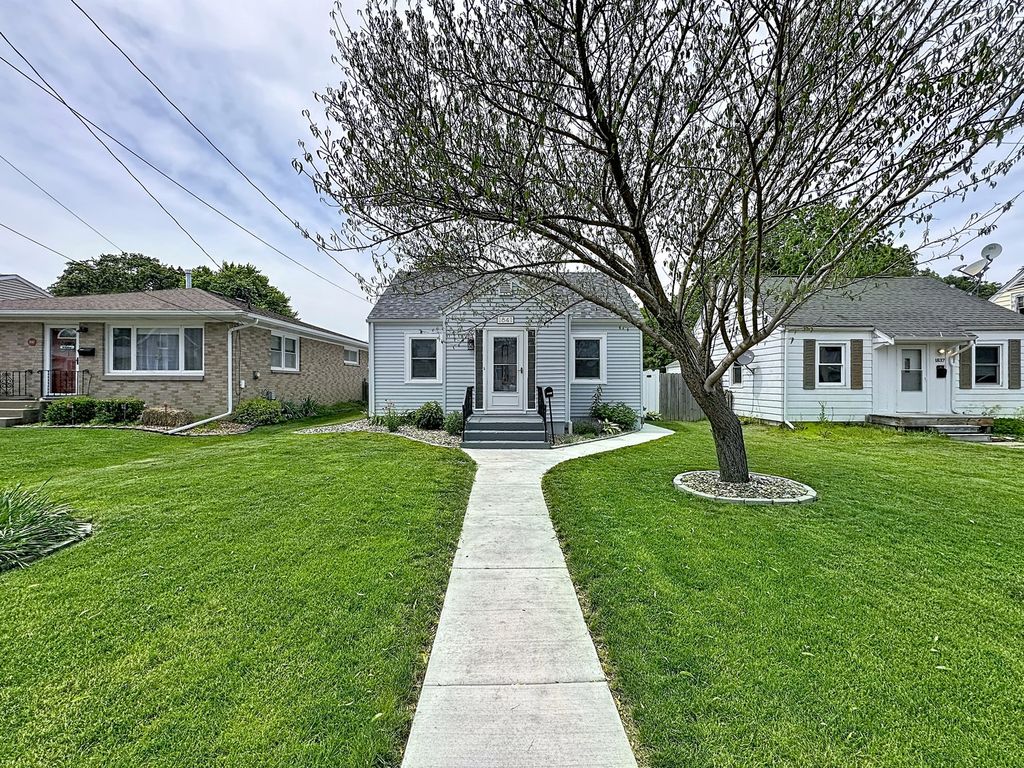 1841 32nd Street, Moline, IL 61265
