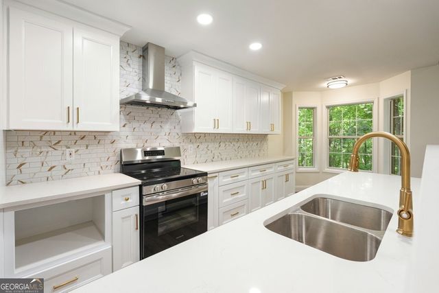 305 Michael Circle, Canton, GA 30114