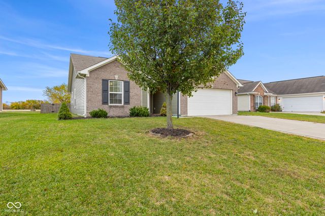 1811 N Creekwater Pass, Greenfield, IN 46140