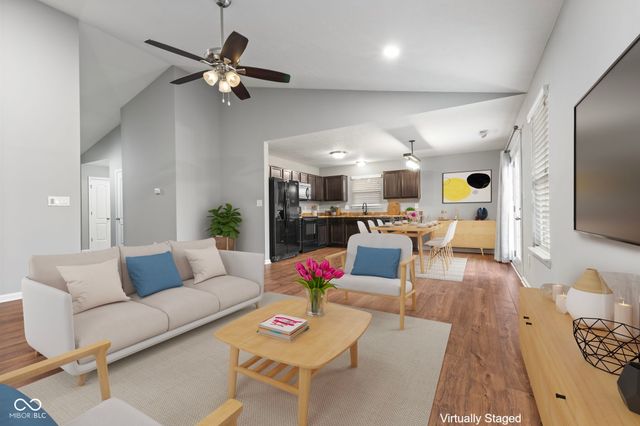 1811 N Creekwater Pass, Greenfield, IN 46140