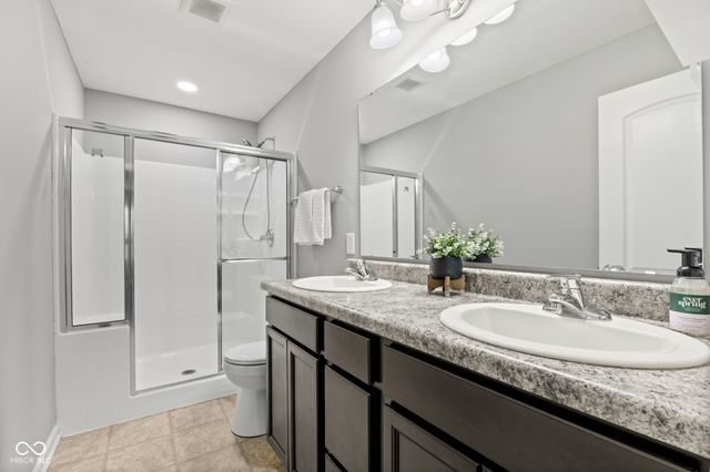 1811 N Creekwater Pass, Greenfield, IN 46140