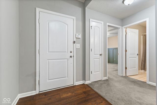 1811 N Creekwater Pass, Greenfield, IN 46140