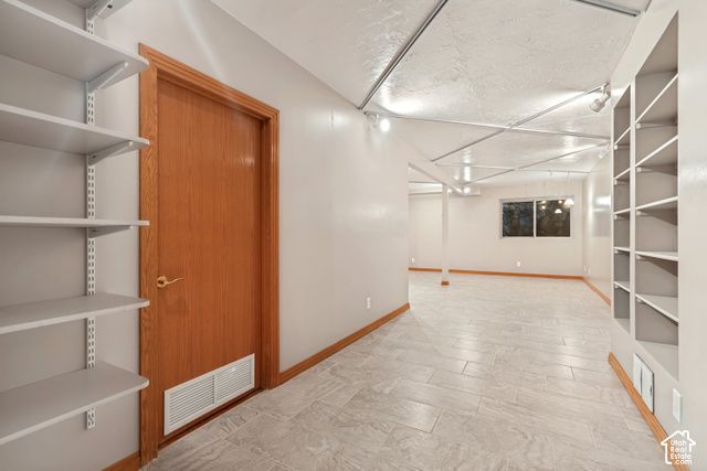 2457 S SCENIC DR, Salt Lake City, UT 84109