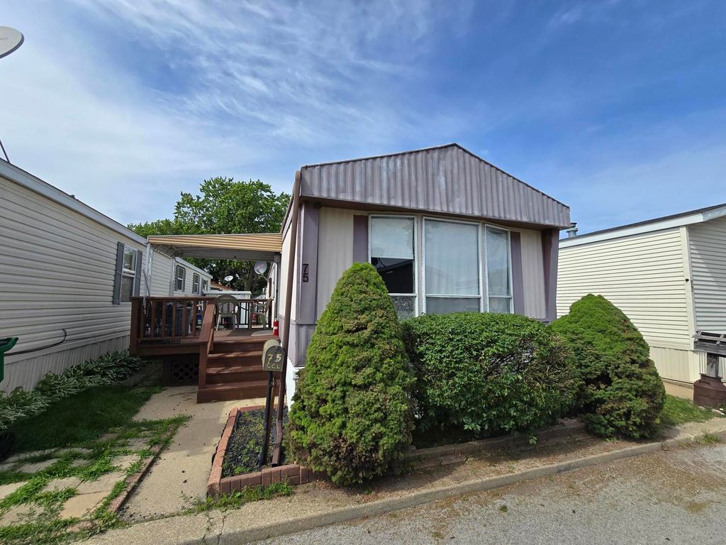 75 Country Club Drive, Countryside, IL 60525