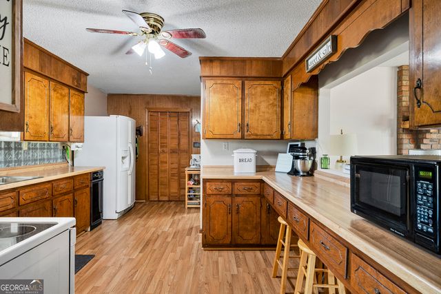 696 Hickory Crossing Road, Hartwell, GA 30643