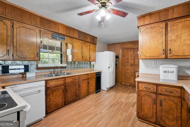 696 Hickory Crossing Road, Hartwell, GA 30643