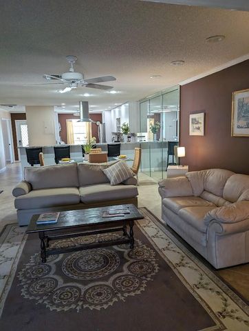 1710 NW 18th Avenue 204, Delray Beach, FL 33445