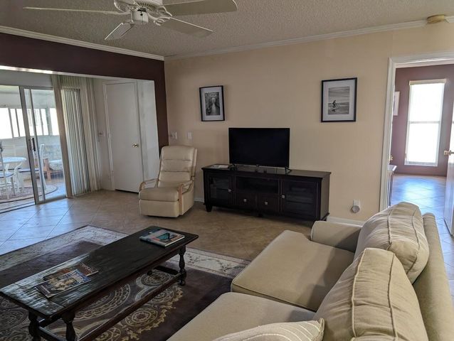 1710 NW 18th Avenue 204, Delray Beach, FL 33445