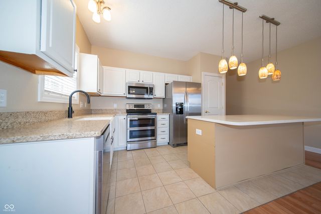 11044 Schoolhouse Road, Fishers, IN 46037
