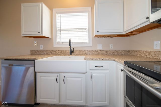 11044 Schoolhouse Road, Fishers, IN 46037