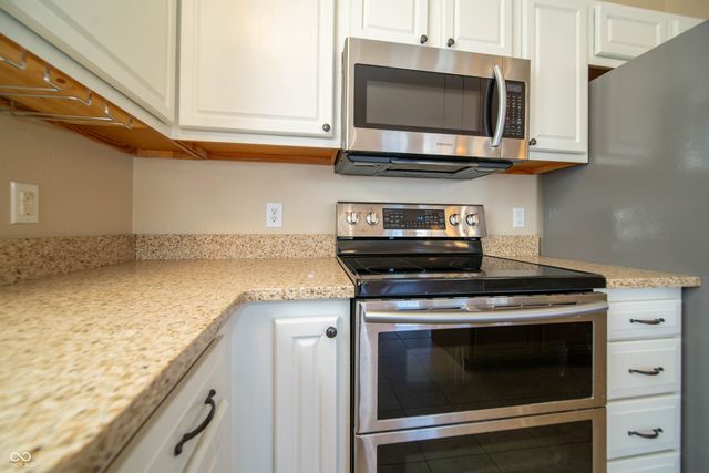 11044 Schoolhouse Road, Fishers, IN 46037