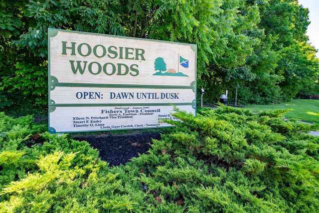 11044 Schoolhouse Road, Fishers, IN 46037