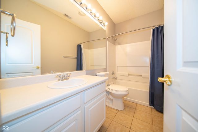 11044 Schoolhouse Road, Fishers, IN 46037